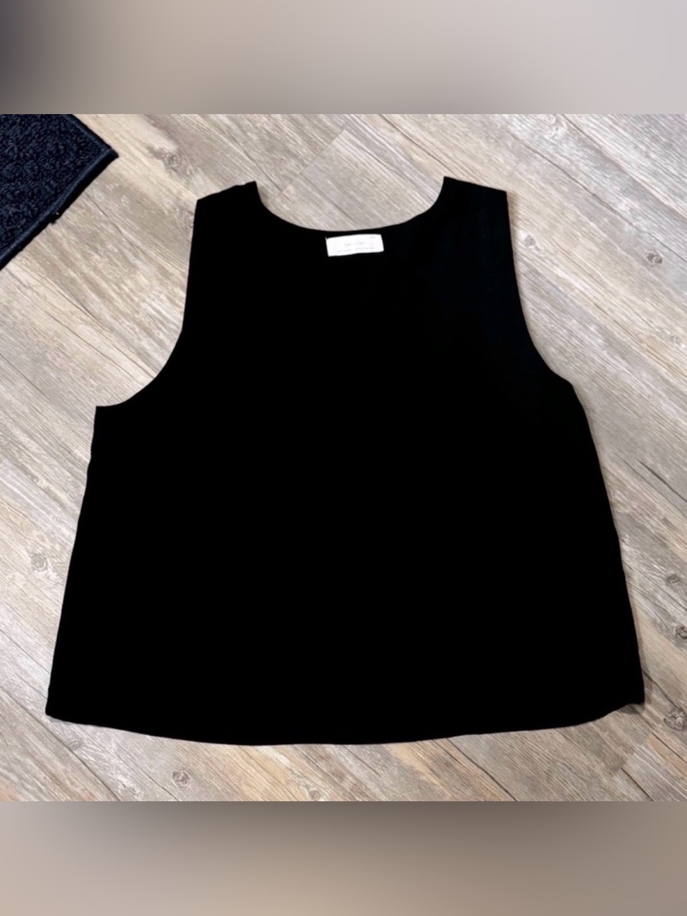 Oak + Fort V-Neck Sleeveless Black Top Size Medium